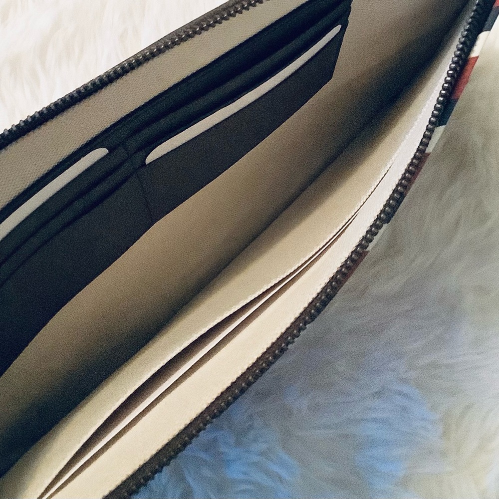 GUCCI GG Supreme Monogram Courrier Pouch Coated Canvas with Applique - Picture 8 of 12